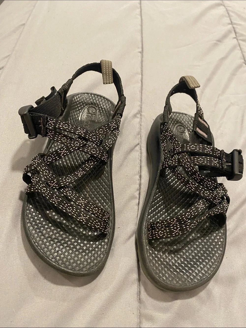 Chaco, Kids  Sport Sandals with Adjustable Straps - Black/white